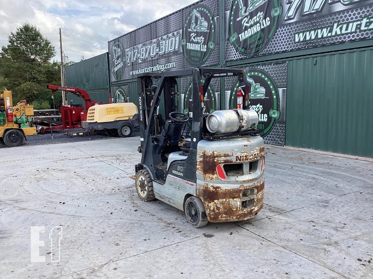 2010-nissan-mcpl02a25lv-image-2