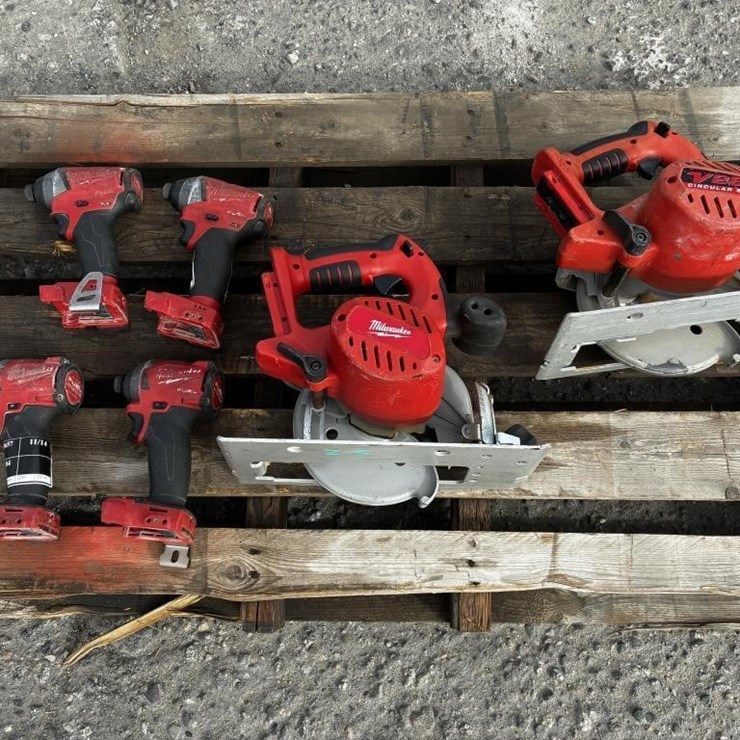 Milwaukee Drills And Saws