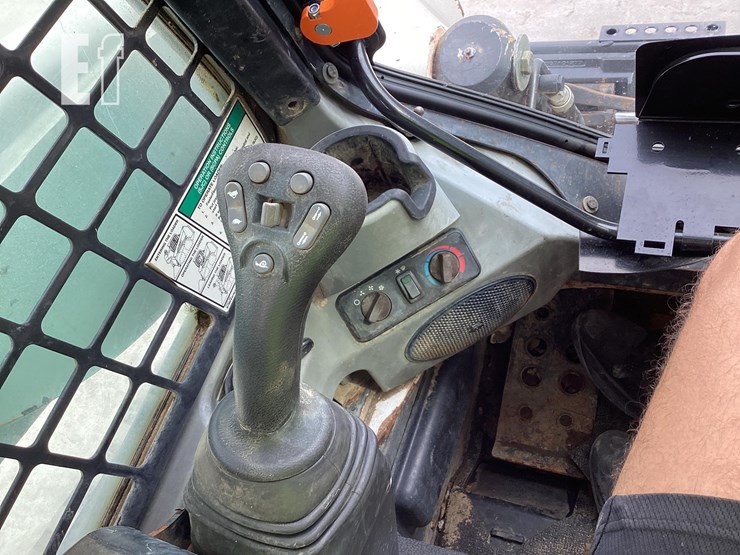 2014-bobcat-t870-image-15