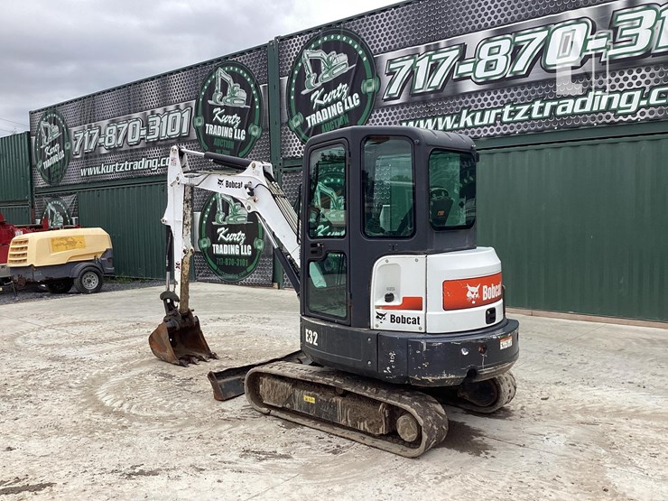 2014-bobcat-e32-image-2