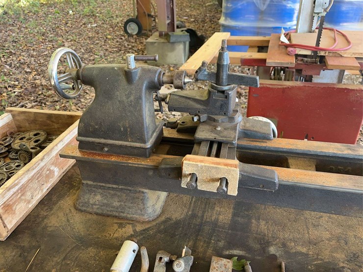 bench-top-lathe-on-table-110-volt-image-7