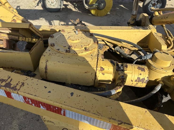 1984-caterpillar-140g-image-24