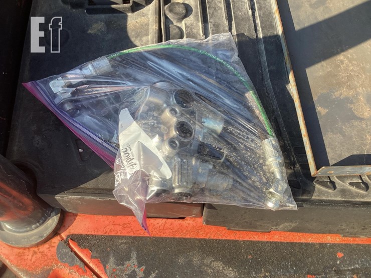 2018-kubota-kx057-4-image-17