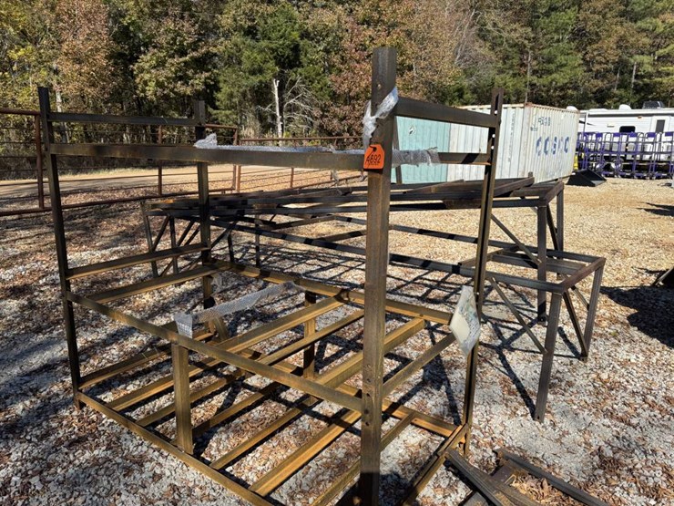 #4692-•-metal-racks-image-1