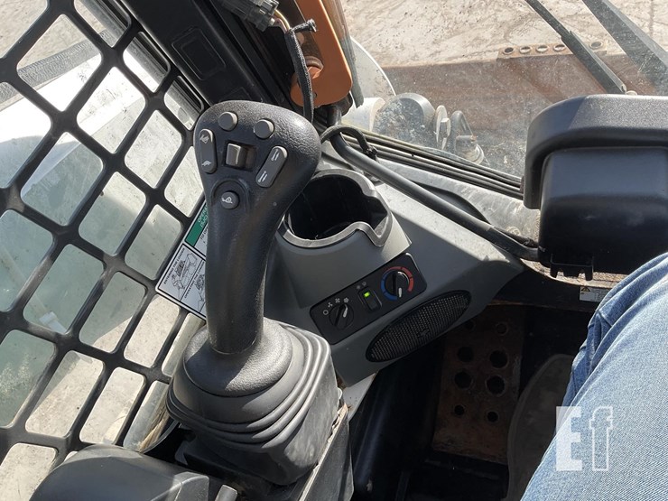 2020-bobcat-t770-image-15