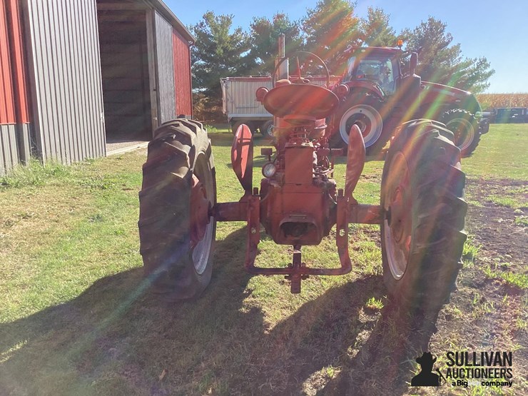 1953-farmall-super-m-2wd-tractor-image-6