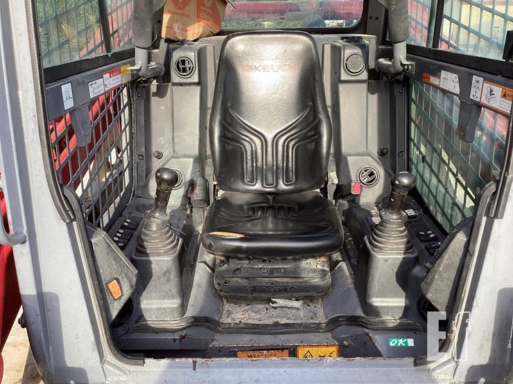 2021-takeuchi-tl12v2-image-14