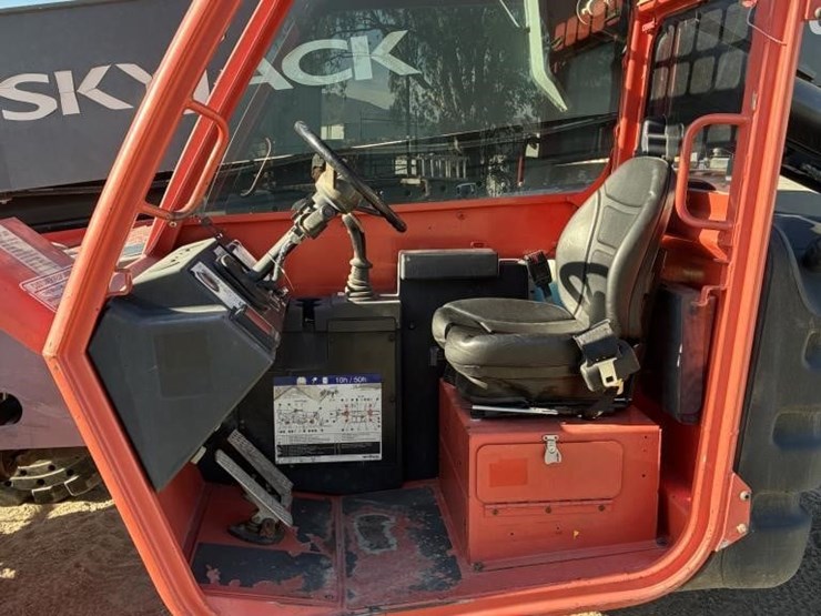 2018-skyjack-sj1056th-image-19