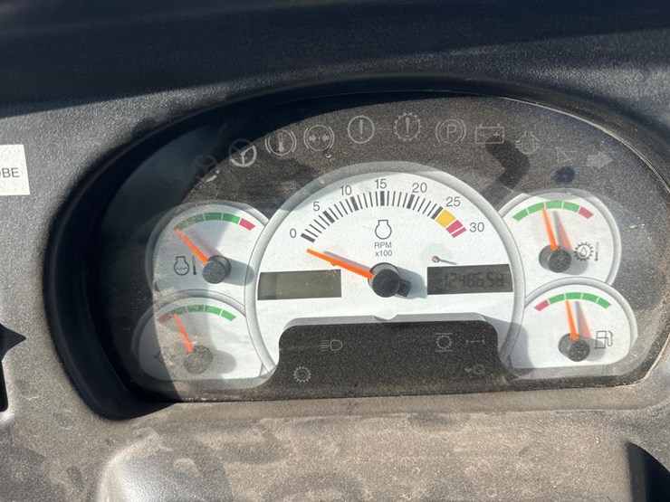 2005-caterpillar-740-image-36