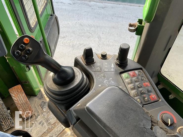 2021-deere-648l-ii-image-16