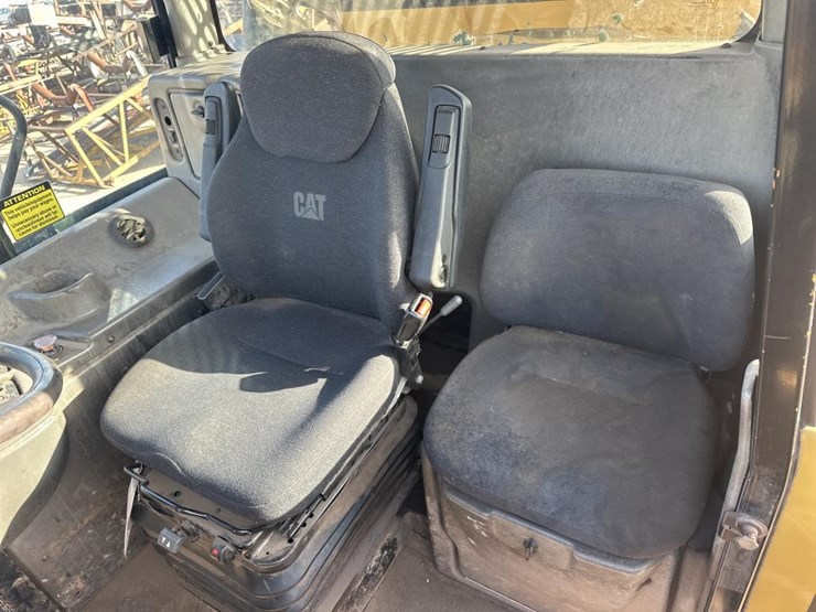 2005-caterpillar-740-image-30