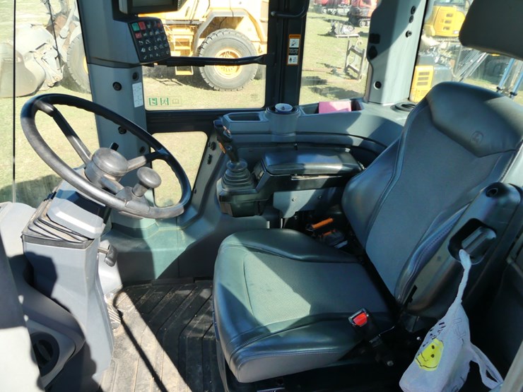 2021-deere-544p-image-17