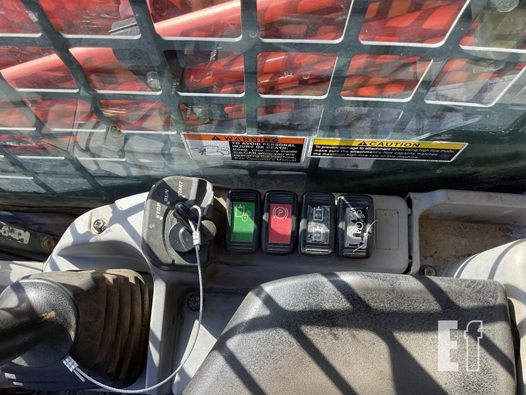 2015-kubota-svl90-2-image-18