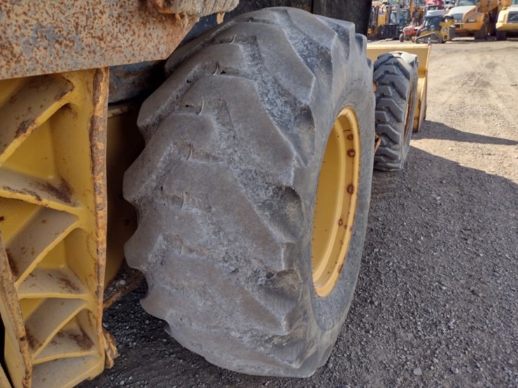 caterpillar-420d-image-25