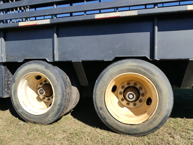 2015-goose-neck-cattle-trailer-image-5