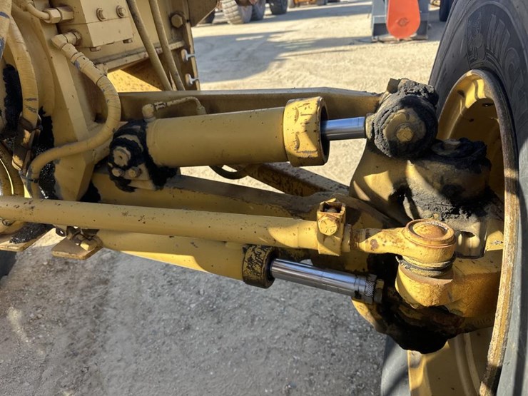 1984-caterpillar-140g-image-32