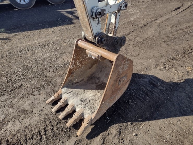 takeuchi-tb250-image-17