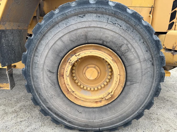 #1911-•-2004-volvo-220e-loader-image-61