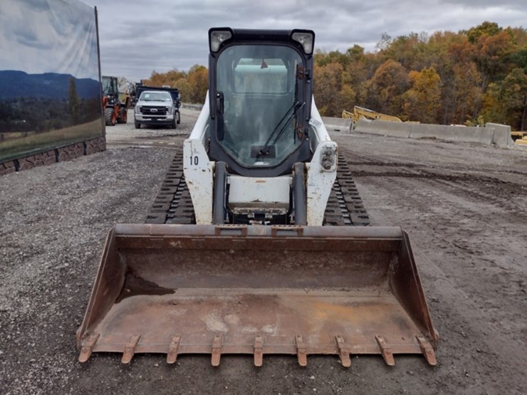 bobcat-t870-image-2