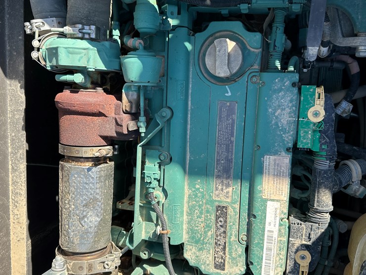 #32825-•-volvo-ec200e-crawler-excavator-image-80