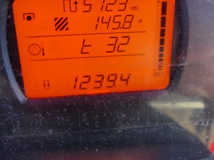 massey-ferguson-4710-image-18