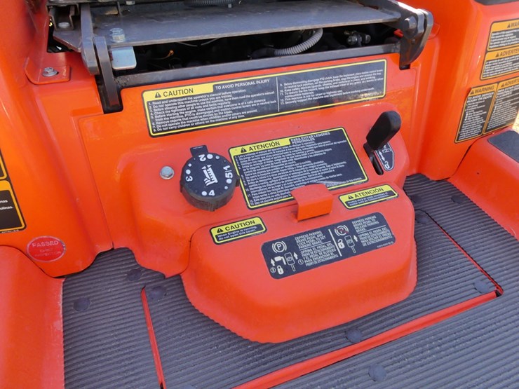 2011-kubota-zg222-image-10