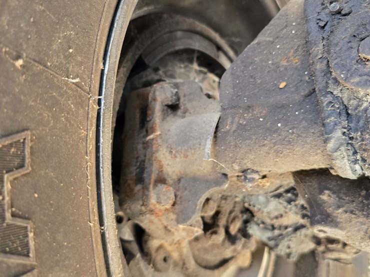 2001-mack-le613-image-71