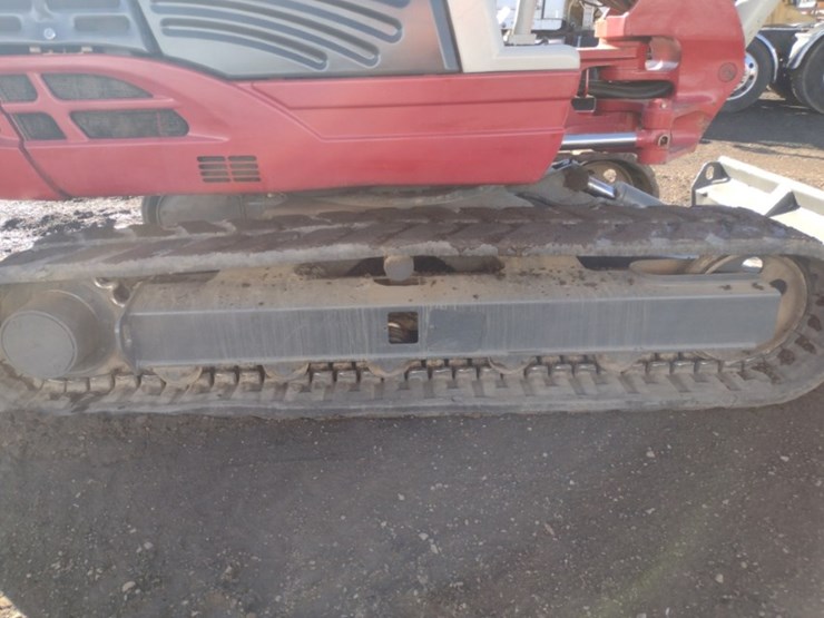 takeuchi-tb250-image-33