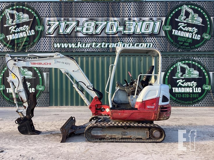 2016-takeuchi-tb240-image-1