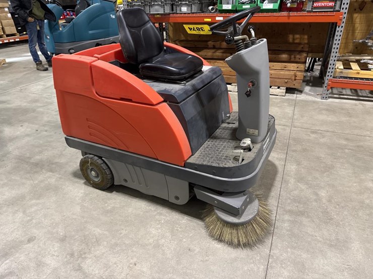 #3874-•-power-boss-apex-47-ride-on-sweeper-image-3