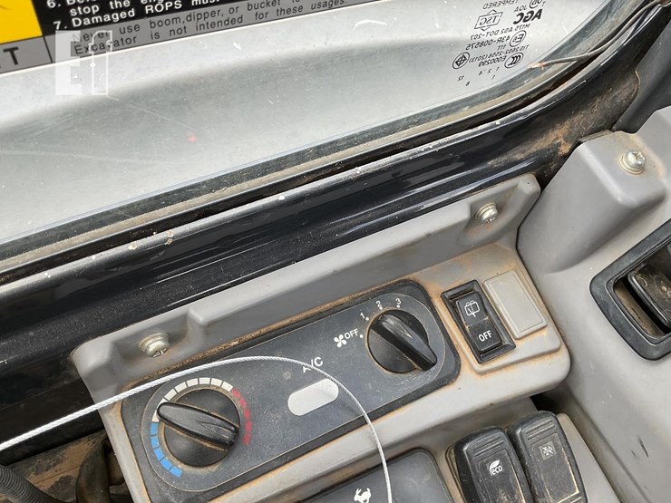 2019-kubota-kx040-4-image-16