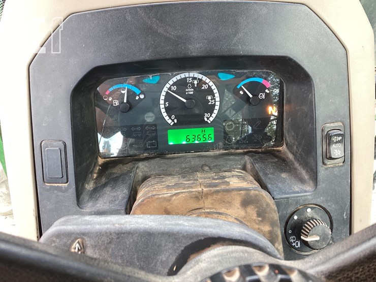 2014-john-deere-5100e-image-17