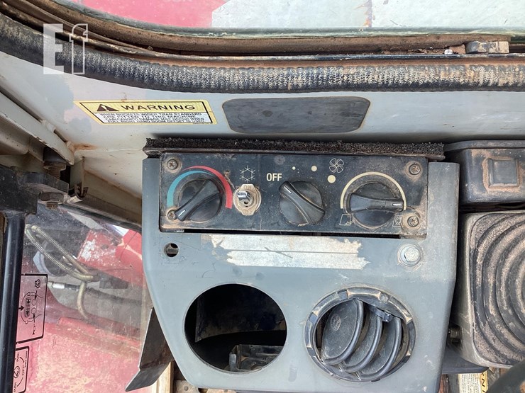 2013-takeuchi-tb180fr-image-18