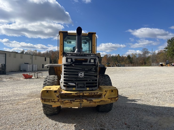 2010-volvo-l60f-image-4