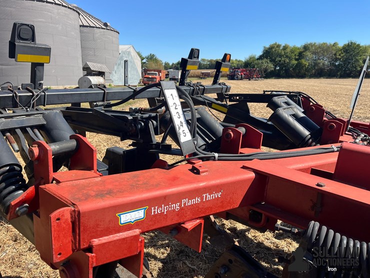 case-ih-530b-ecolo-tiger-9-shank-disk-ripper-image-18