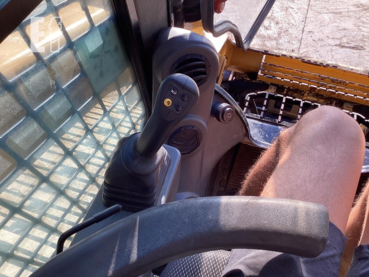 2021-caterpillar-289d3-image-16