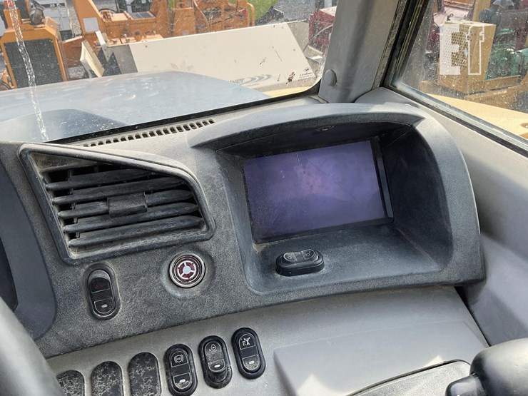 2013-komatsu-hm400-3-image-11