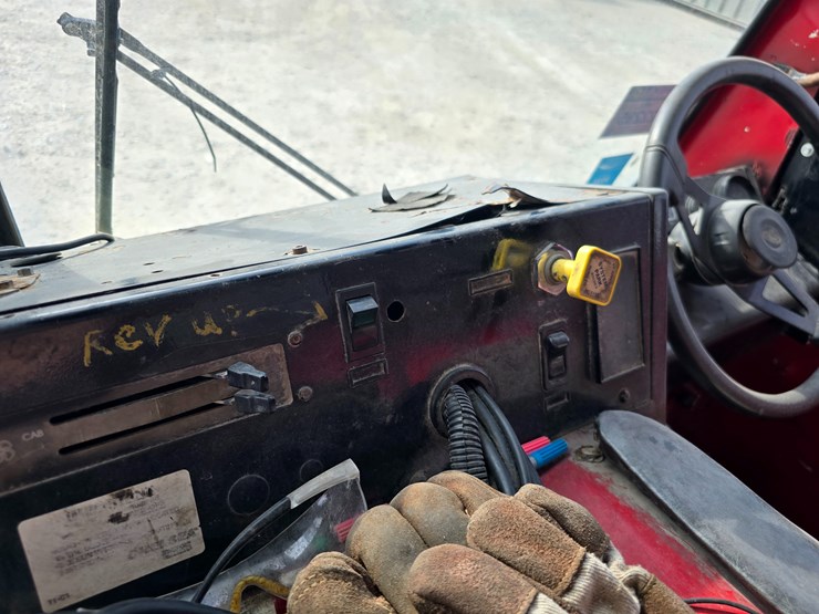 2001-mack-le613-image-54