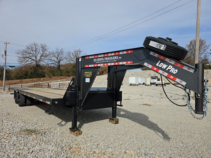 #22762-•-2025-ez-haul-32'-flatbed-trailer-image-1