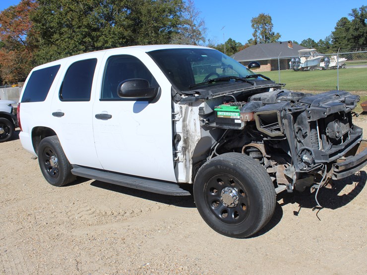 2013-chevrolet-tahoe-image-2