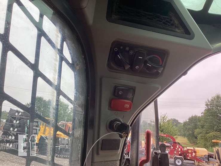 2021-caterpillar-299d3-image-17