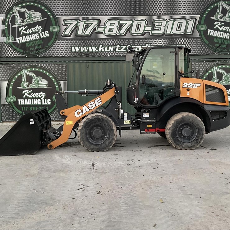 2021 CASE 221F
