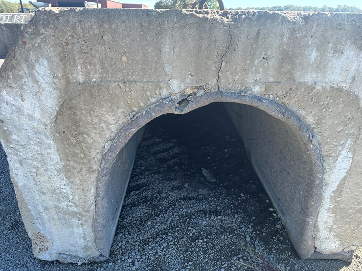 #32729-•-lot-of-(7)-~57"x80"-concrete-culvert-sectionss-image-3