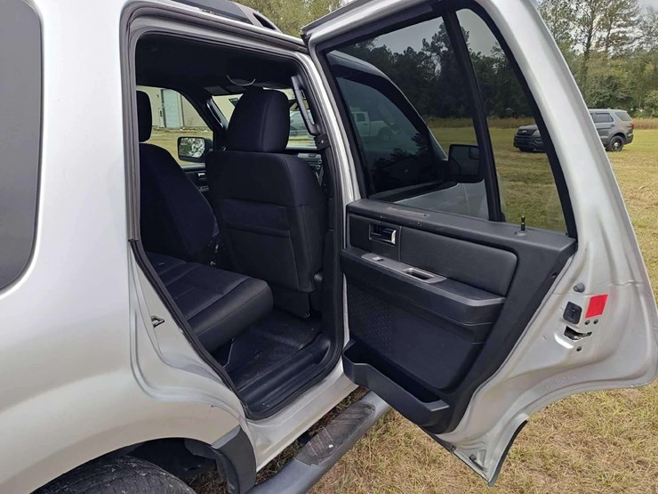 2017-ford-expedition-image-35