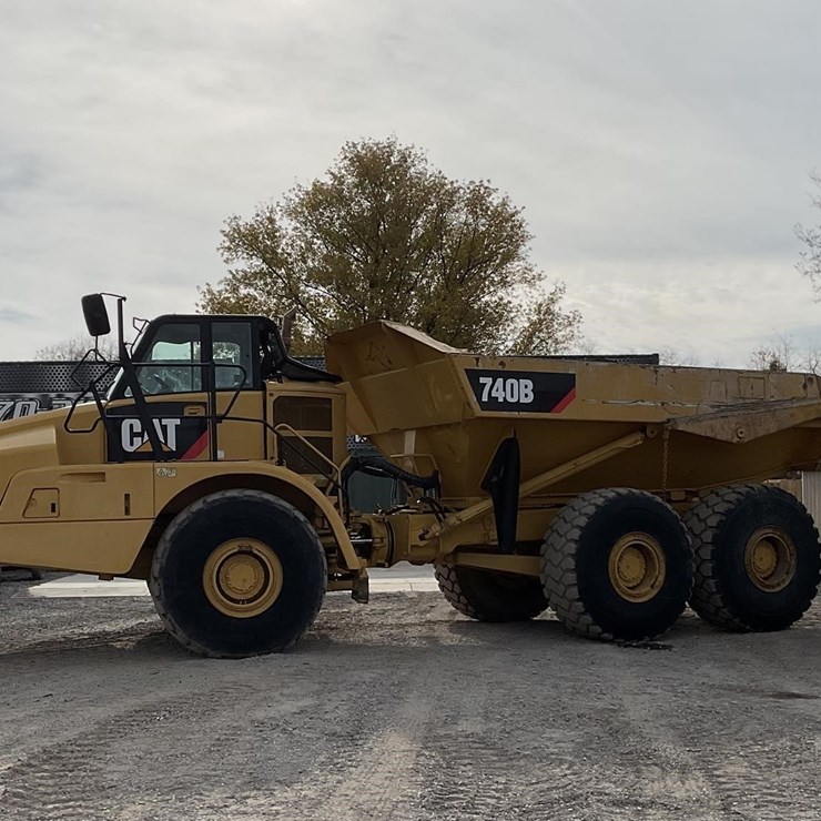 2013 CATERPILLAR 740B