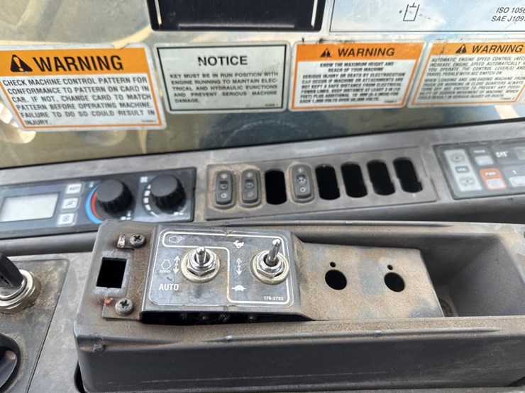 2004-caterpillar-325cl-image-49