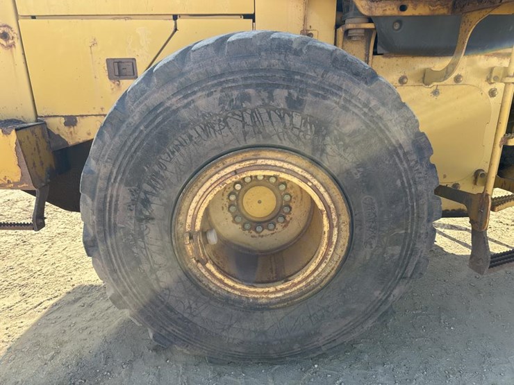 2006-deere-744j-image-42