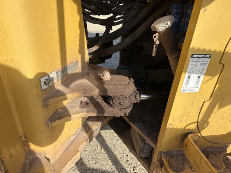 2006-deere-744j-image-22