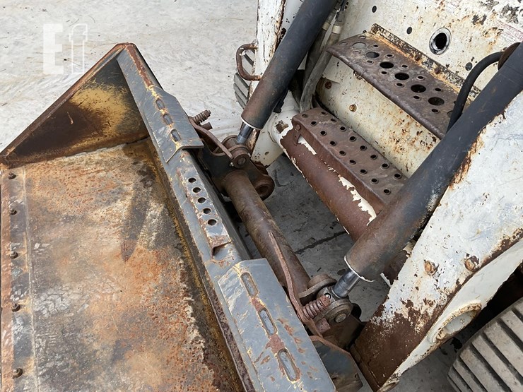 2005-bobcat-t250-image-10