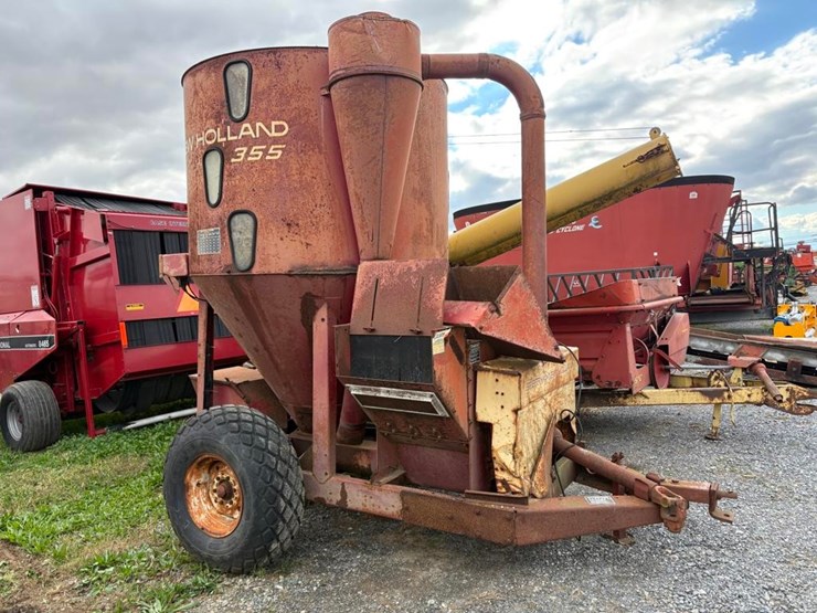 new-holland-355-image-1